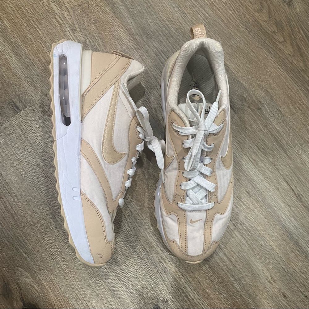 Nike Women's Cream and Tan Athletic Shoes